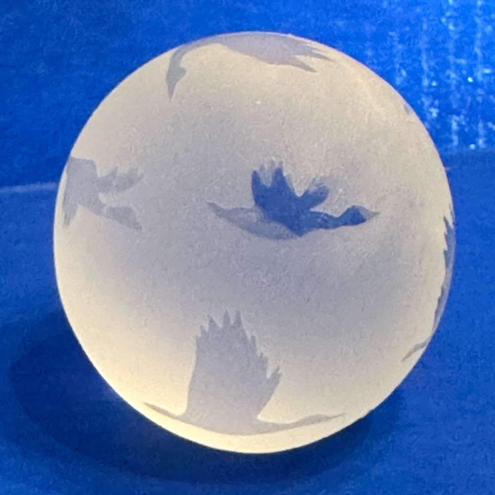 VTG Arthur Court Designs Frosted Etched Art Glass Paperweight Ducks Geese Signed
